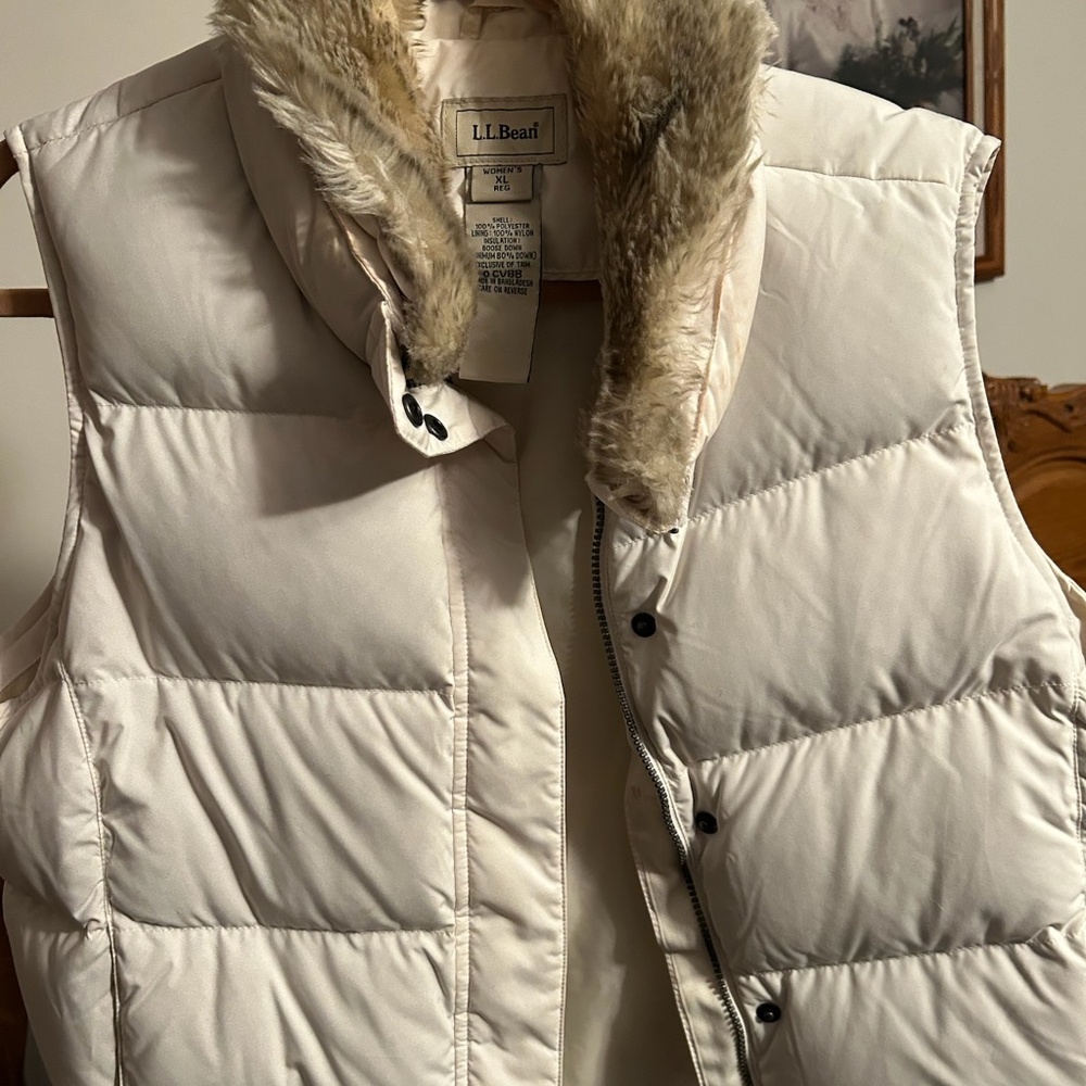 XL White LL Bean Vest
